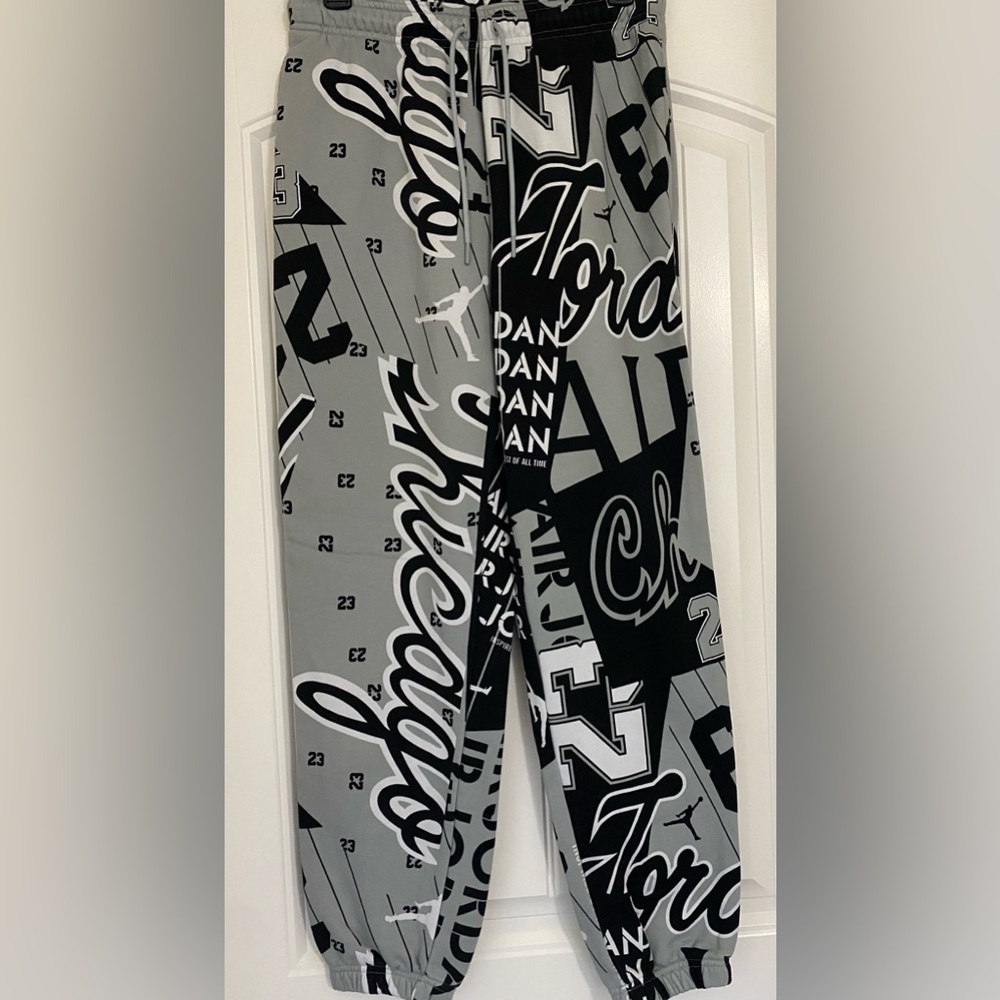 NIKE AIR JORDAN JOGGERS SWEATPANTS SMALL